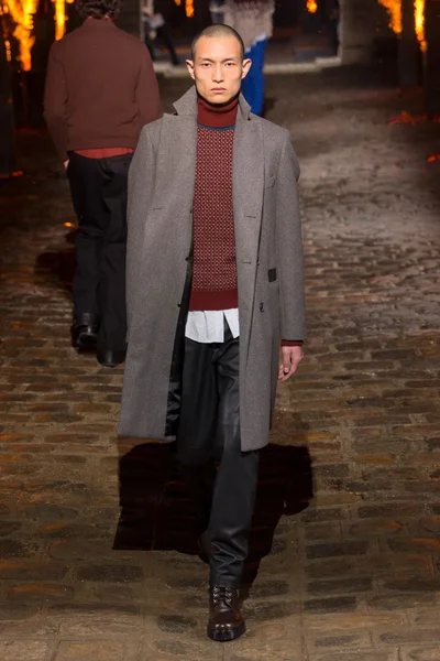Look 17